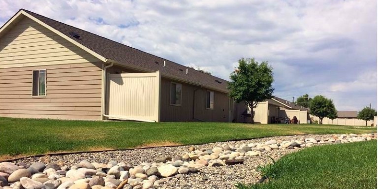 bench-apartments-courtyard-billings-mt