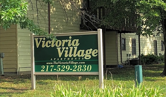 Victoria Village Apartments IL